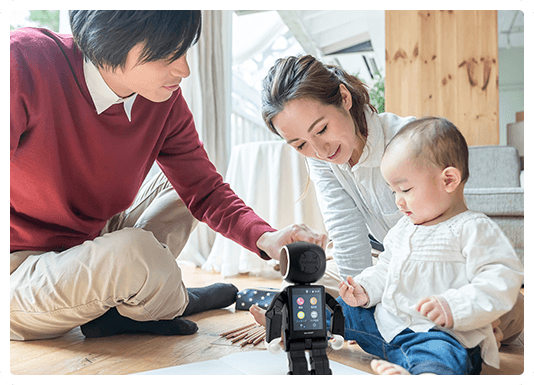 ロボホンは家族の一員として愛される存在